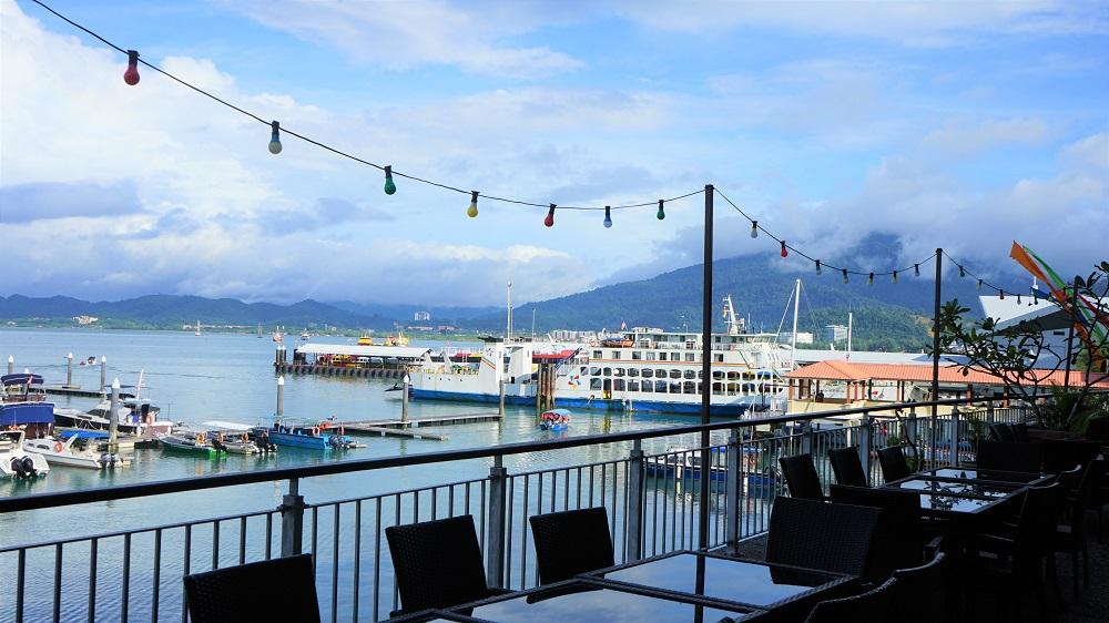 Charlie's  Bar & Grill  Ramada by Wyndham Langkawi Marina Kedah