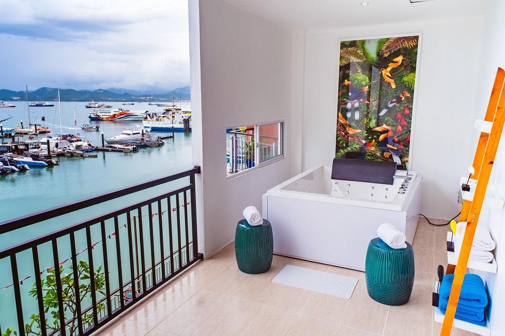 ADMIRAL SUITE  Ramada by Wyndham Langkawi Marina Kedah